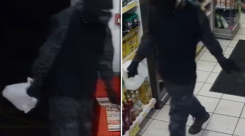 Man arrested after masked intruder attempts to rob supermarket