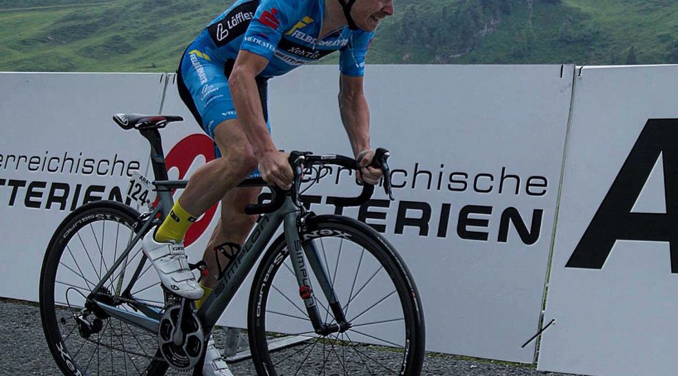 Sarnian James McLaughlin joining new cycling team