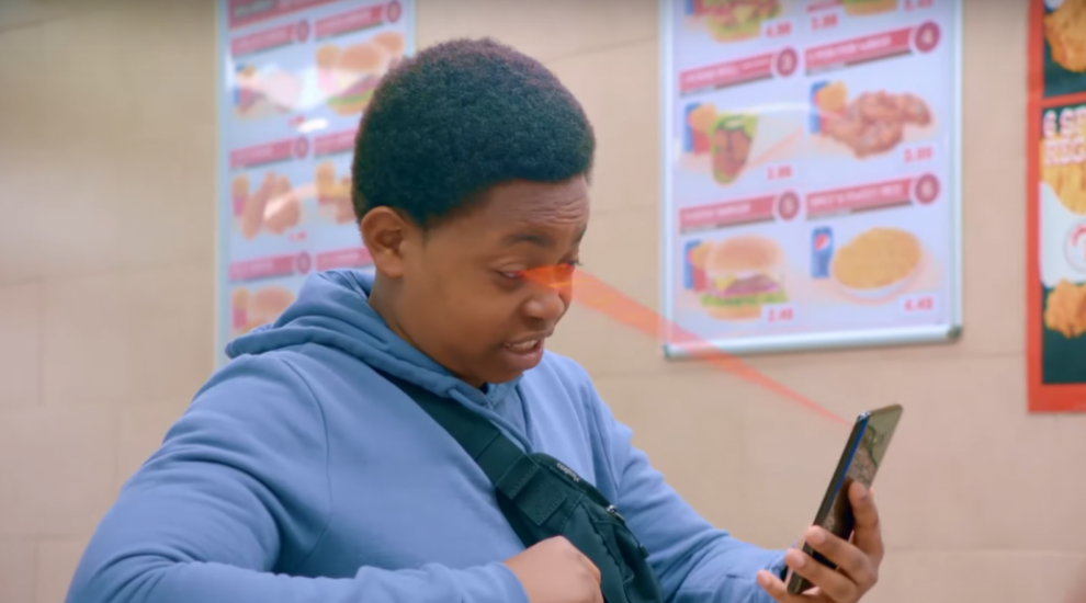 The Chicken Connoisseur has done a Samsung Galaxy S8+ review