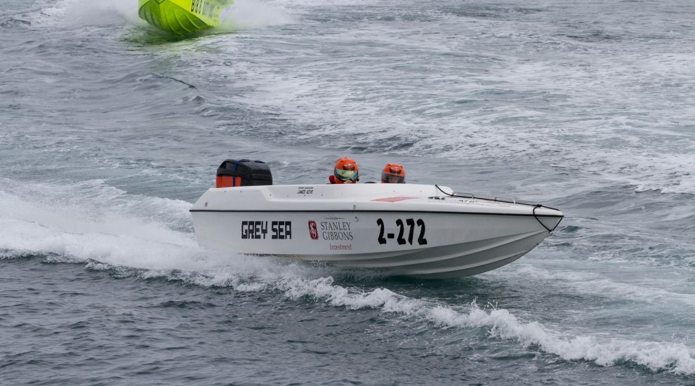 Stanley Gibbons Investment to sponsor Guernsey Powerboat Series for third year