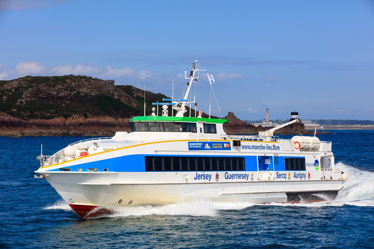 Laat je zien zonlicht Raar Manches Iles Express to bid on inter-island ferry service | Bailiwick  Express Jersey