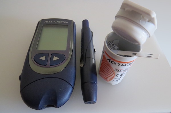 diabetes glucose monitor lancet