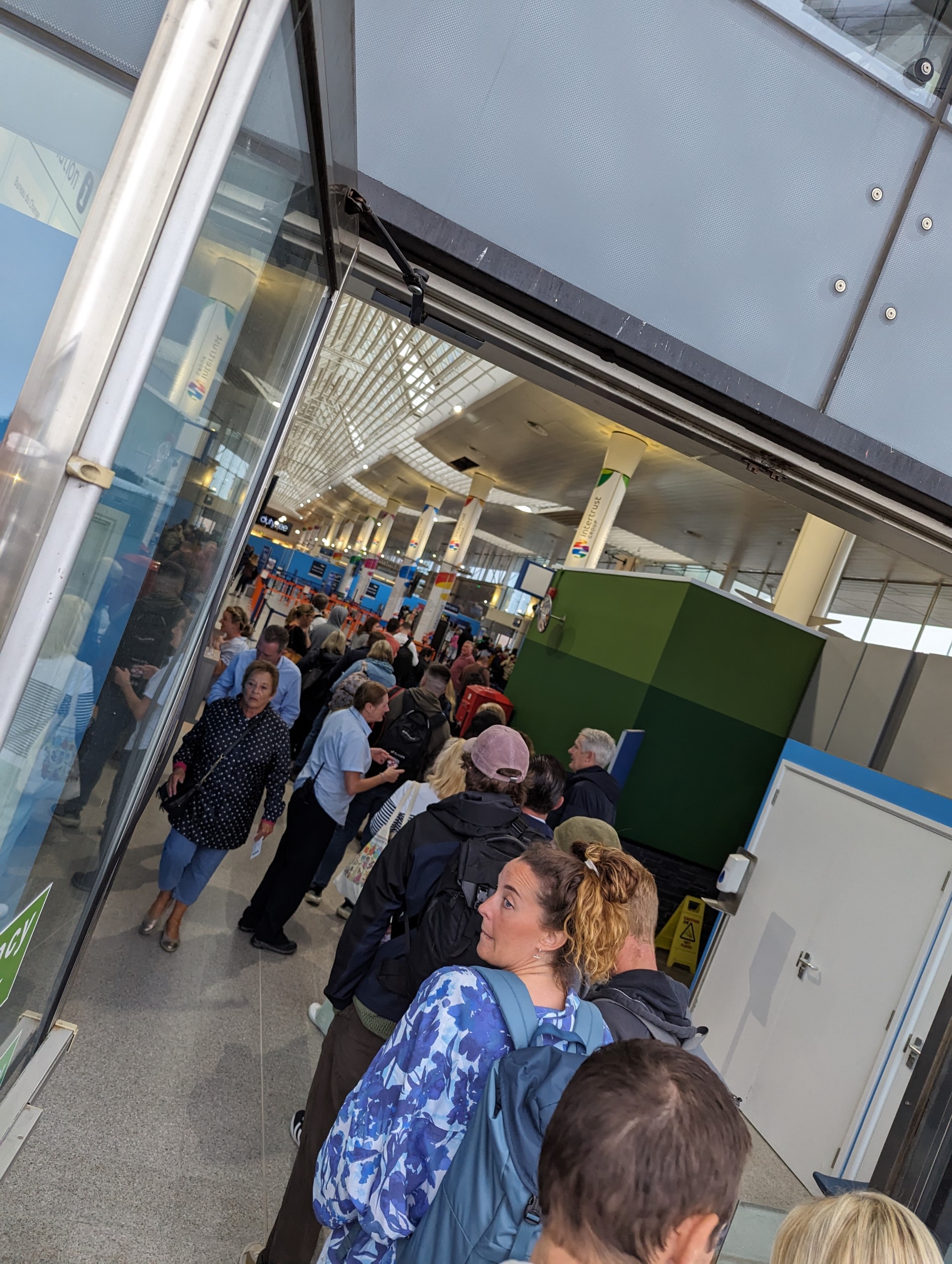 airport queue.jpg
