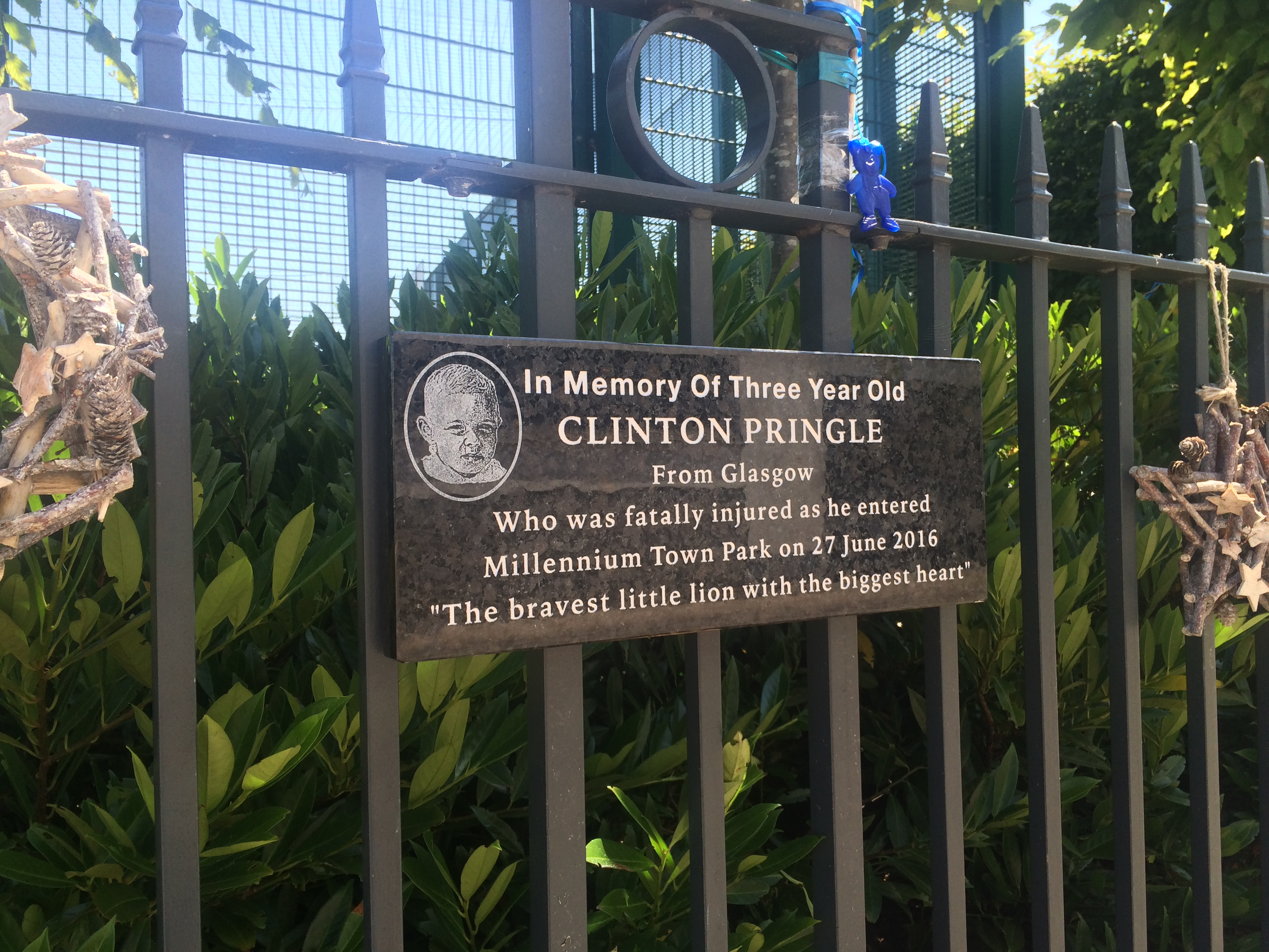 Clinton_plaque.JPG