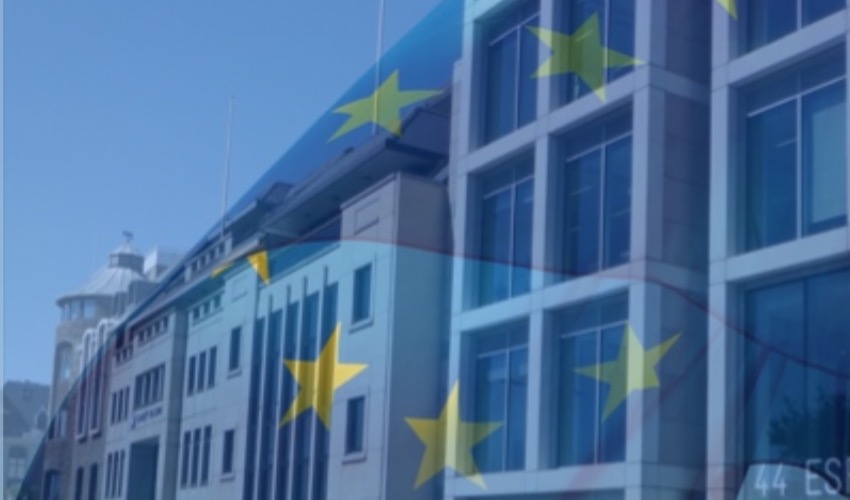 Finance_industry_European_flag.jpg