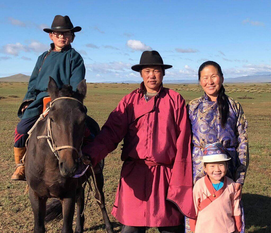 Mongolian_herding_families.png