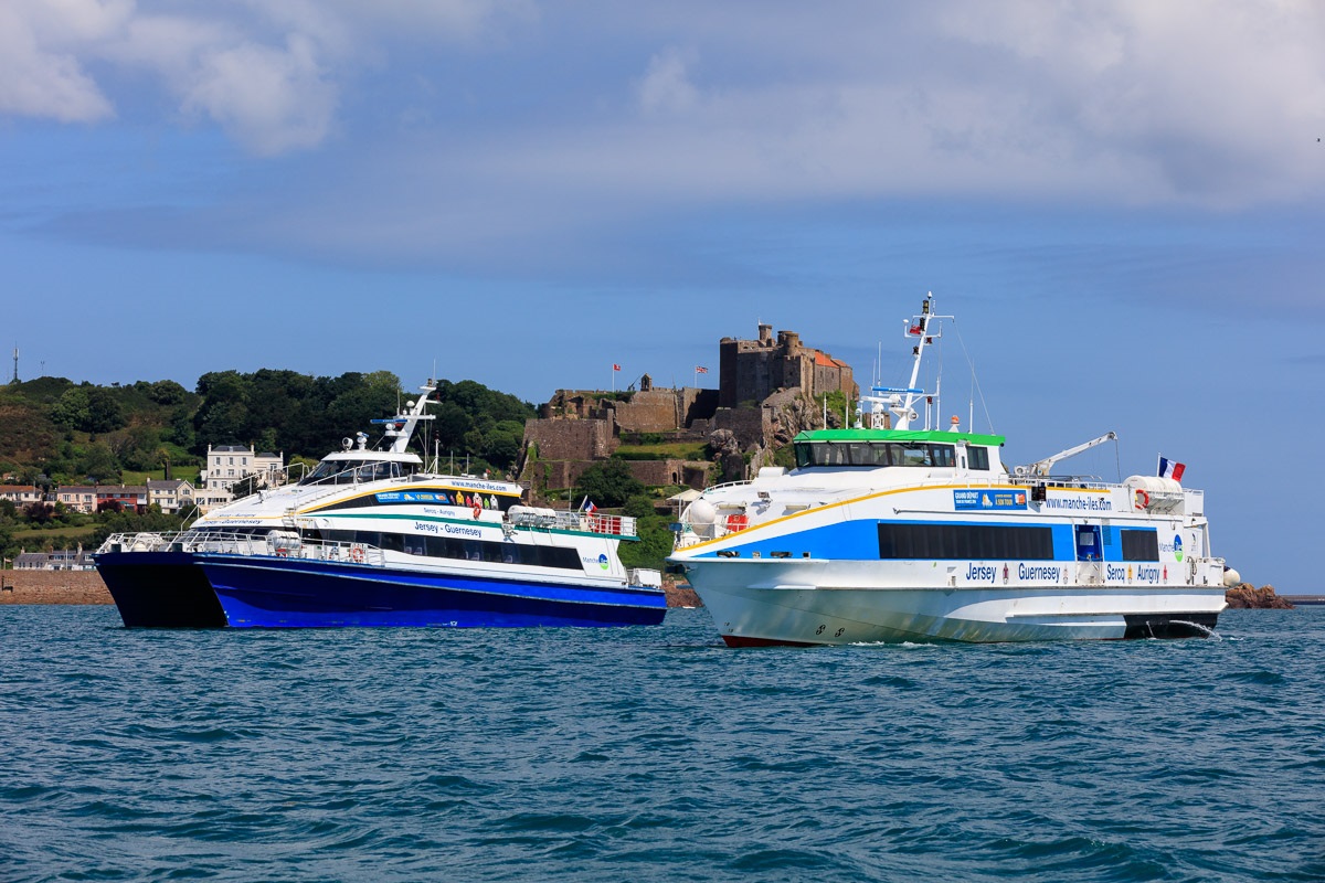 Laat je zien zonlicht Raar Manches Iles Express to bid on inter-island ferry service | Bailiwick  Express Jersey