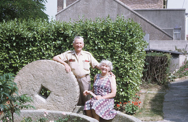 Kenneth_and_Kathleen_Le_Sueur_at_Les_Vagues_Pontac_1975_Jersey_Heritage.jpg