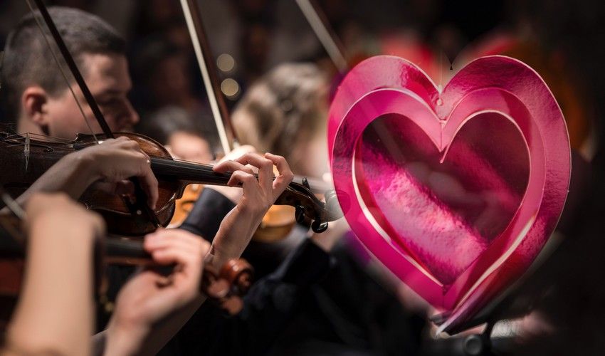 Orchestra serenades audience with sounds of love
