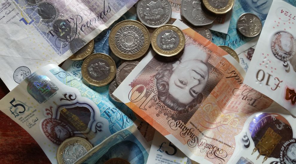 Minimum wage to rise to £10 next month