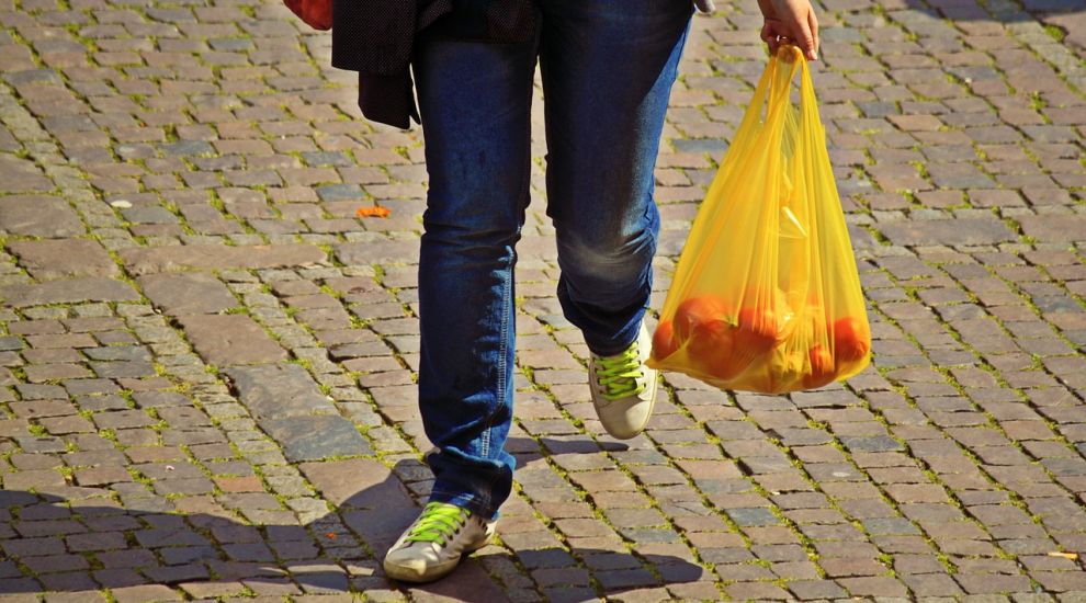 WATCH: Time to 'BYOB'! Single-use bag ban starts today