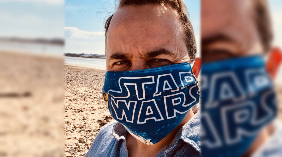 Politician's mask wins Jedi's praise