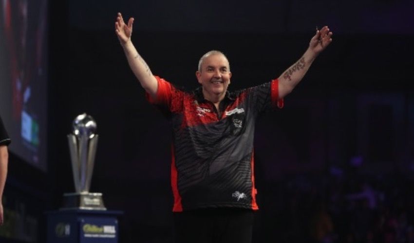 World darts champ brings 'the power' to Jersey