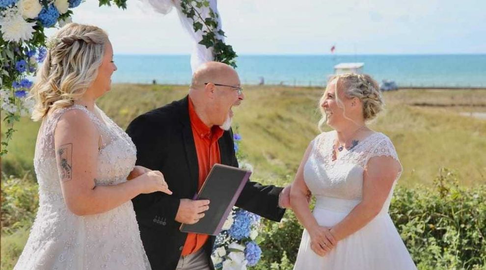 Marriage celebrant donates £20,000 profits to charity close to his heart