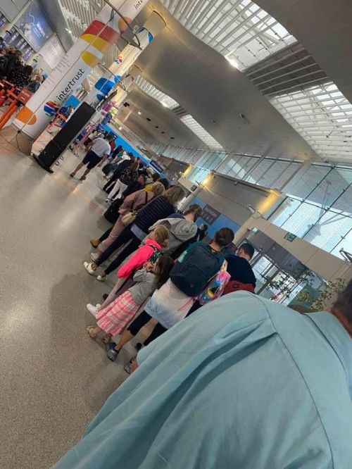 airport security delays.jpg