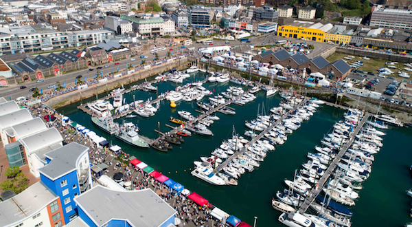 More than 35,000 people visit hot Jersey Boat Show