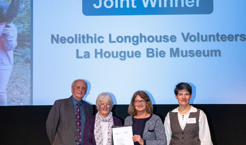 Award win for Longhouse volunteers