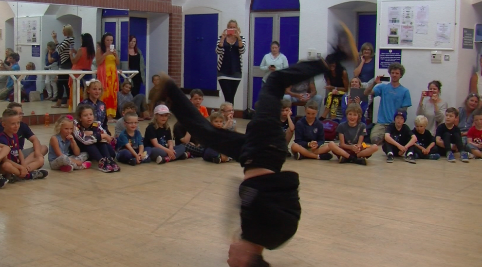 VIDEO: Soul Mavericks get youngsters into a spin