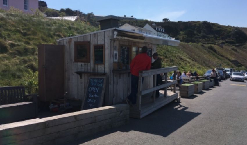 Hideout kiosk seeks to remain on slipway for another year