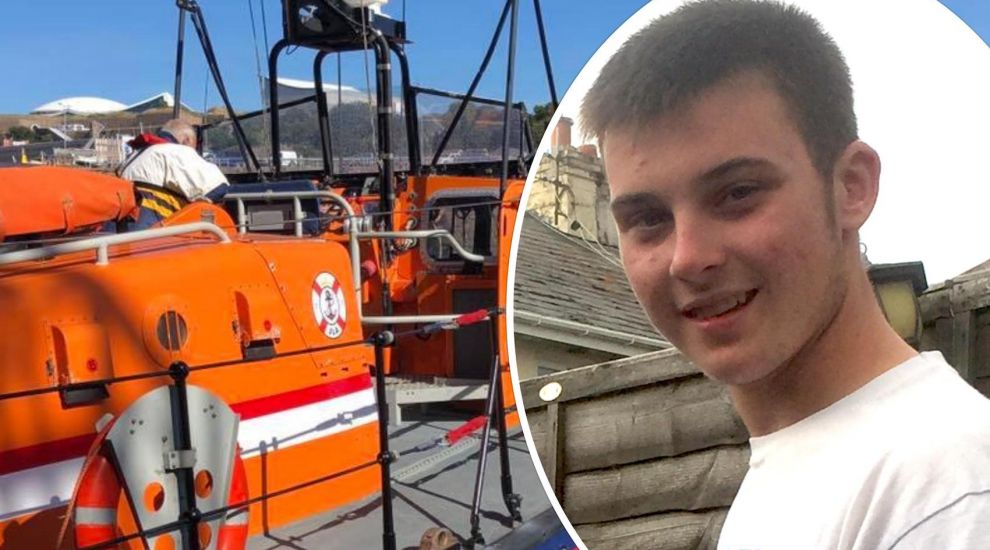 Teen who died in car crash was lifeboat rescuer in training