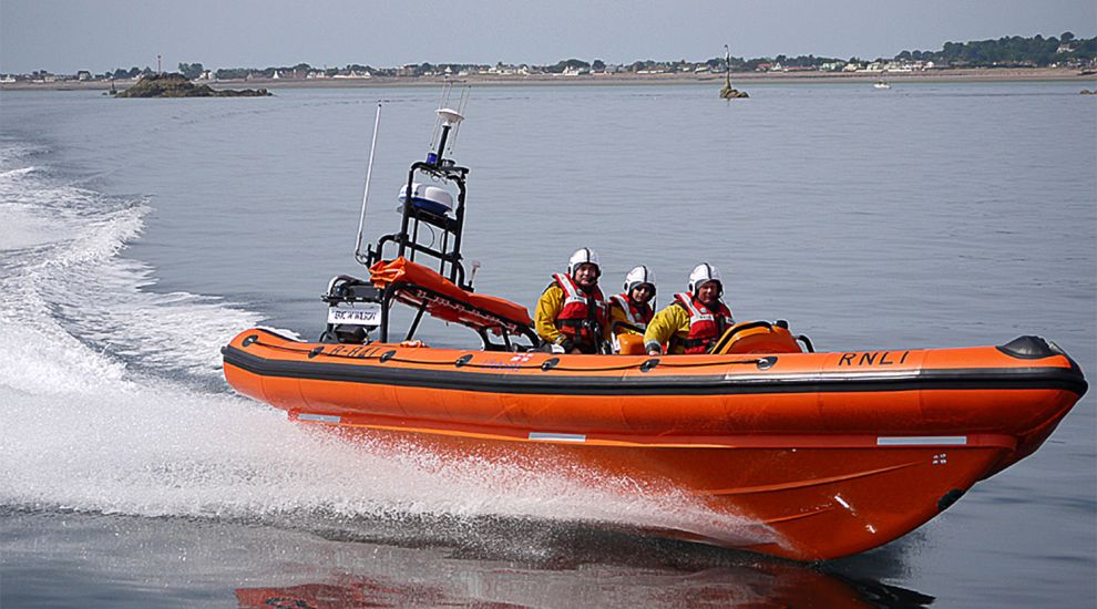 RNLI praise St. Catherine’s Lifeboat crew during ‘difficult’ year