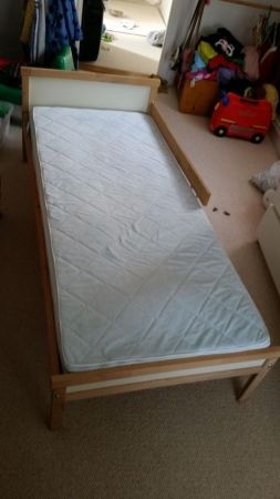 IKEA Sniglar junior bed + mattress 