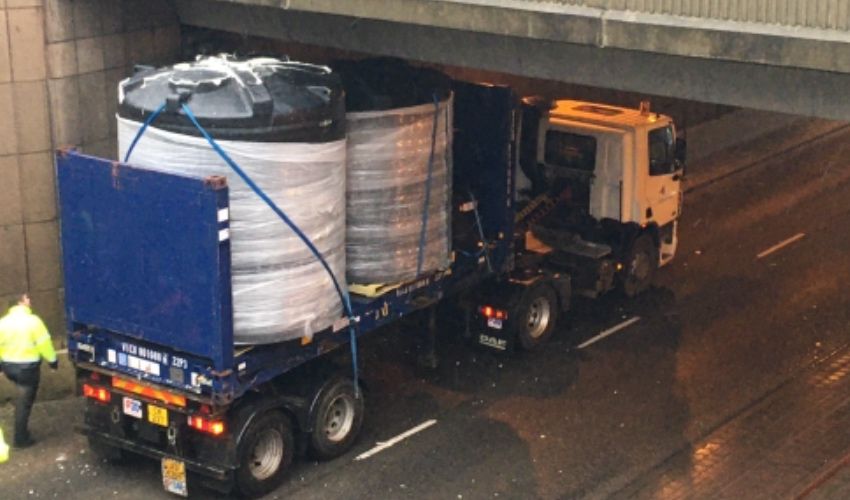 Oops! Underpass closed after lorry strikes top of tunnel