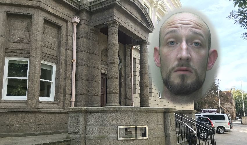 Jail for cocaine dealer caught after town chase