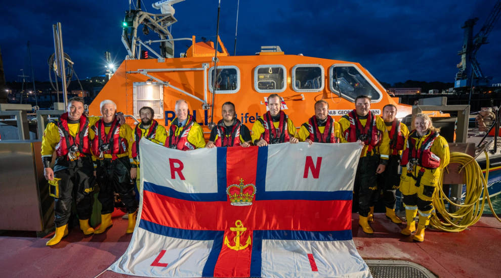 Lieutenant-Governor helps 'rescue swimmer' in RNLI mission