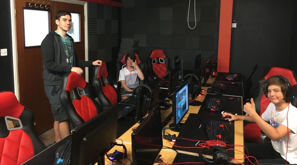 Gaming centre rescues holidaying teens' tournament dreams