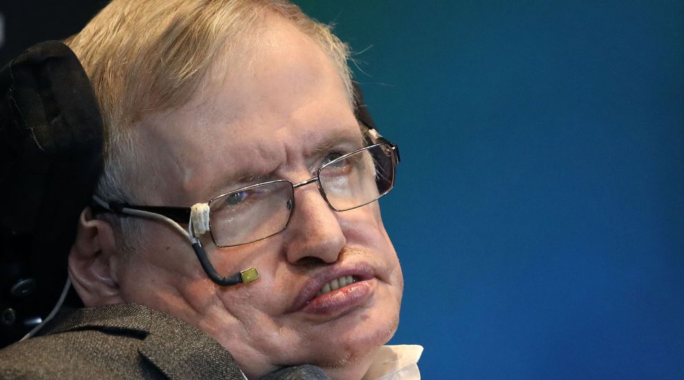Stephen Hawking reiterates warning about super-smart AI ‘replacing humans’