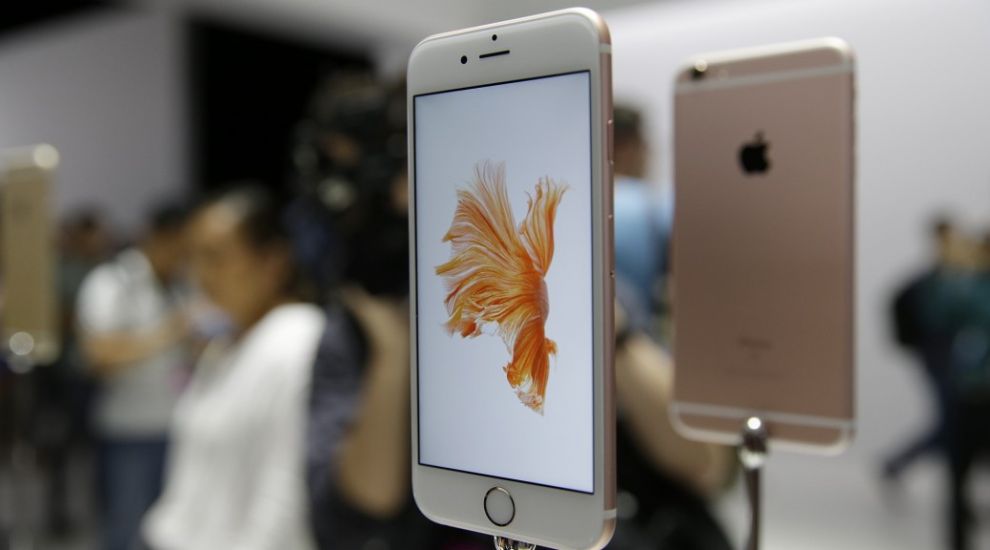 Apple claims the iPhone 6s is 'on pace' to beat the iPhone 6 sales record