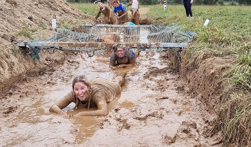 575 Runners get really dirty and raise more than £10,000!