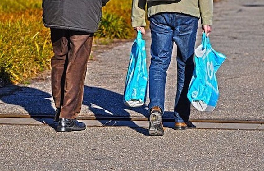 Shops asked for views on plastic bag ban