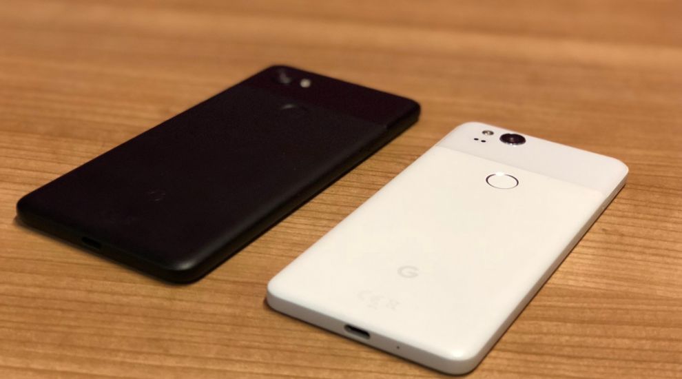 Pixel 2 and Pixel 2 XL Review: Great software that deserves better hardware