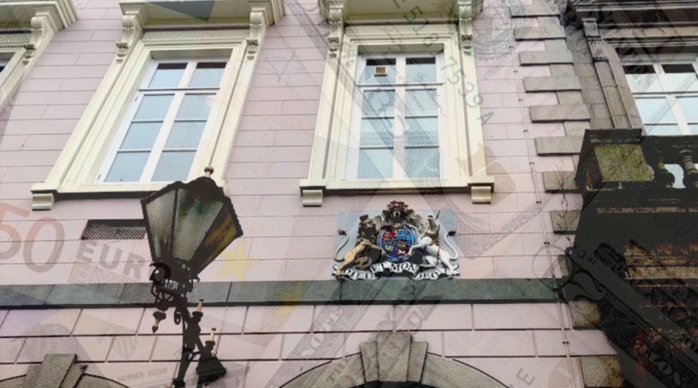 Burglary accused denies taking £1,400 in foreign money