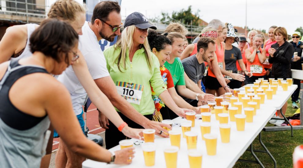WATCH: Ready, set, drink! 100 fundraising runners finish 100 pints