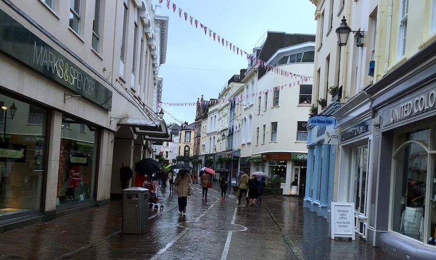 Free permits and 'al fresco' service for St. Helier businesses