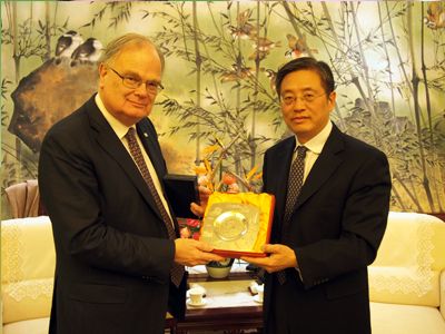 Shanghai’s Vice Mayor praises Guernsey’s quality and stability