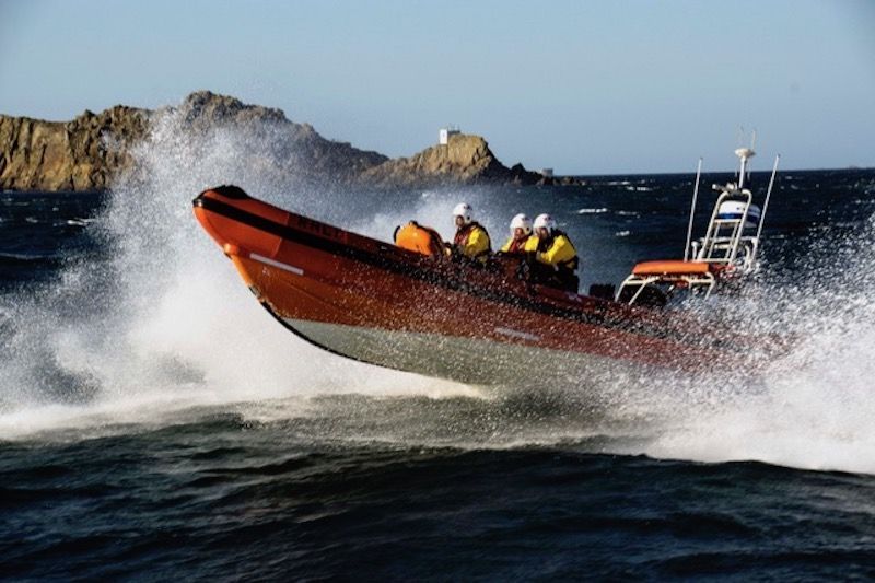 Jersey speedboaters get lost at sea after day of drinking