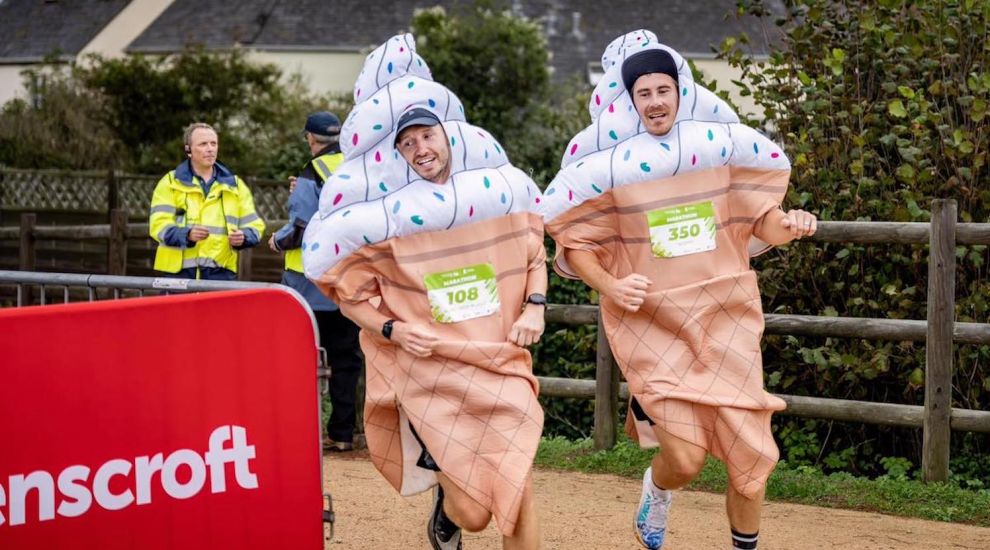 Jersey marathon runners 'scoop' bizarre world record