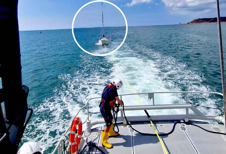 Yacht with fuel leak rescued from Portelet