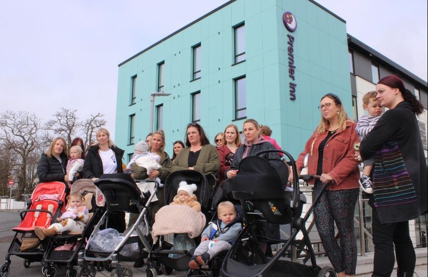 Guernsey mums protest against hotel's breastfeeding policy confusion