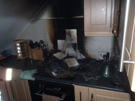 Concerned neighbour helps stop kitchen fire spreading