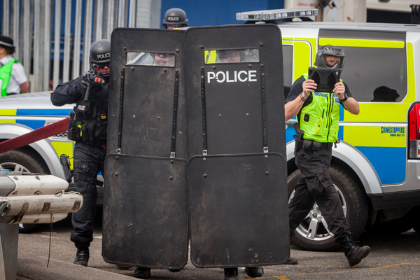 armed_police.jpg