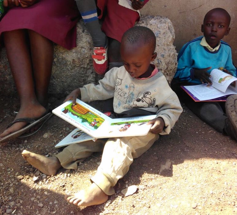 Children_with_books_3.jpg