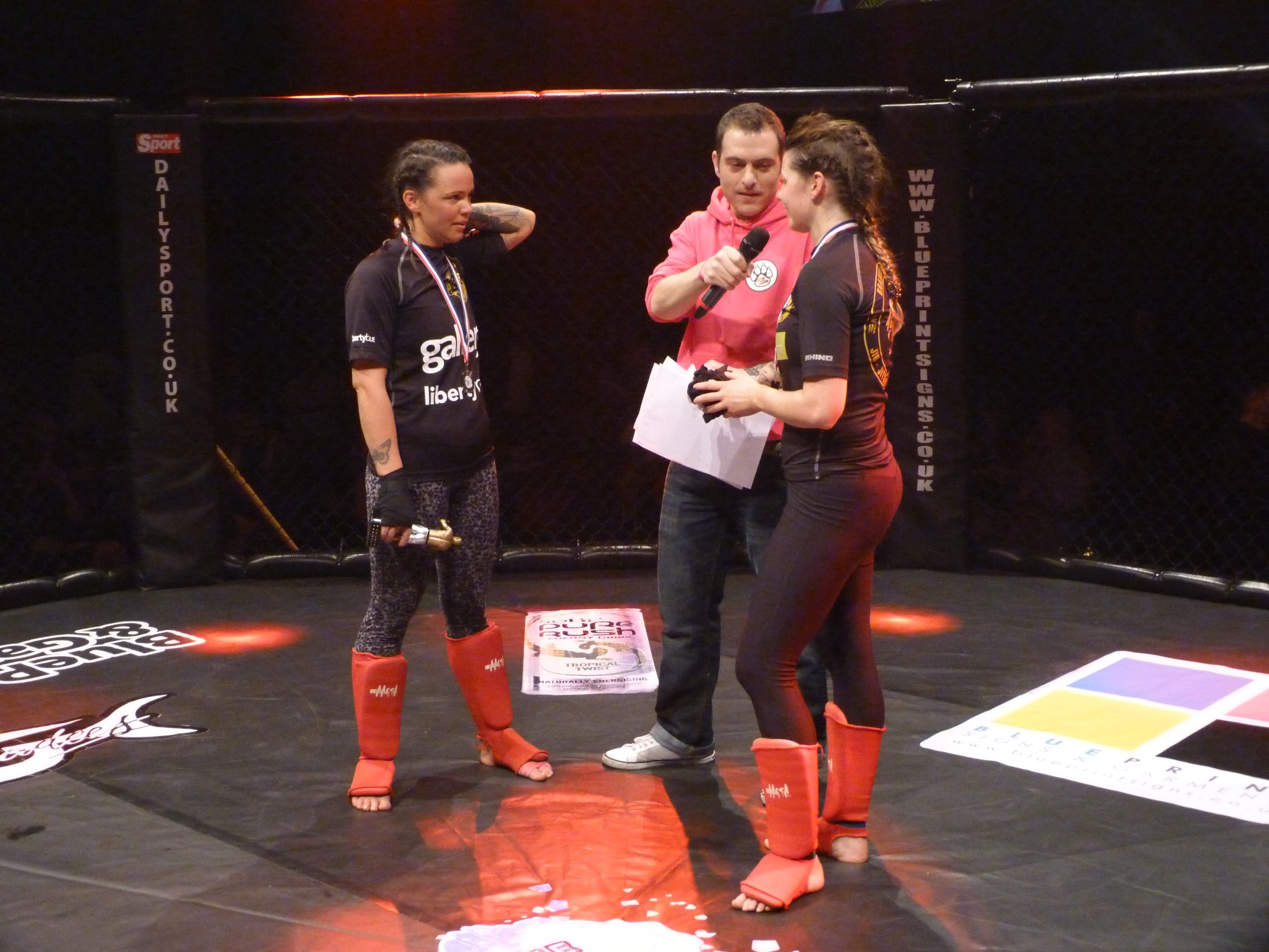 Jess Stanier Sophie Hoynes - White Collar MMA - Rumble on the rock