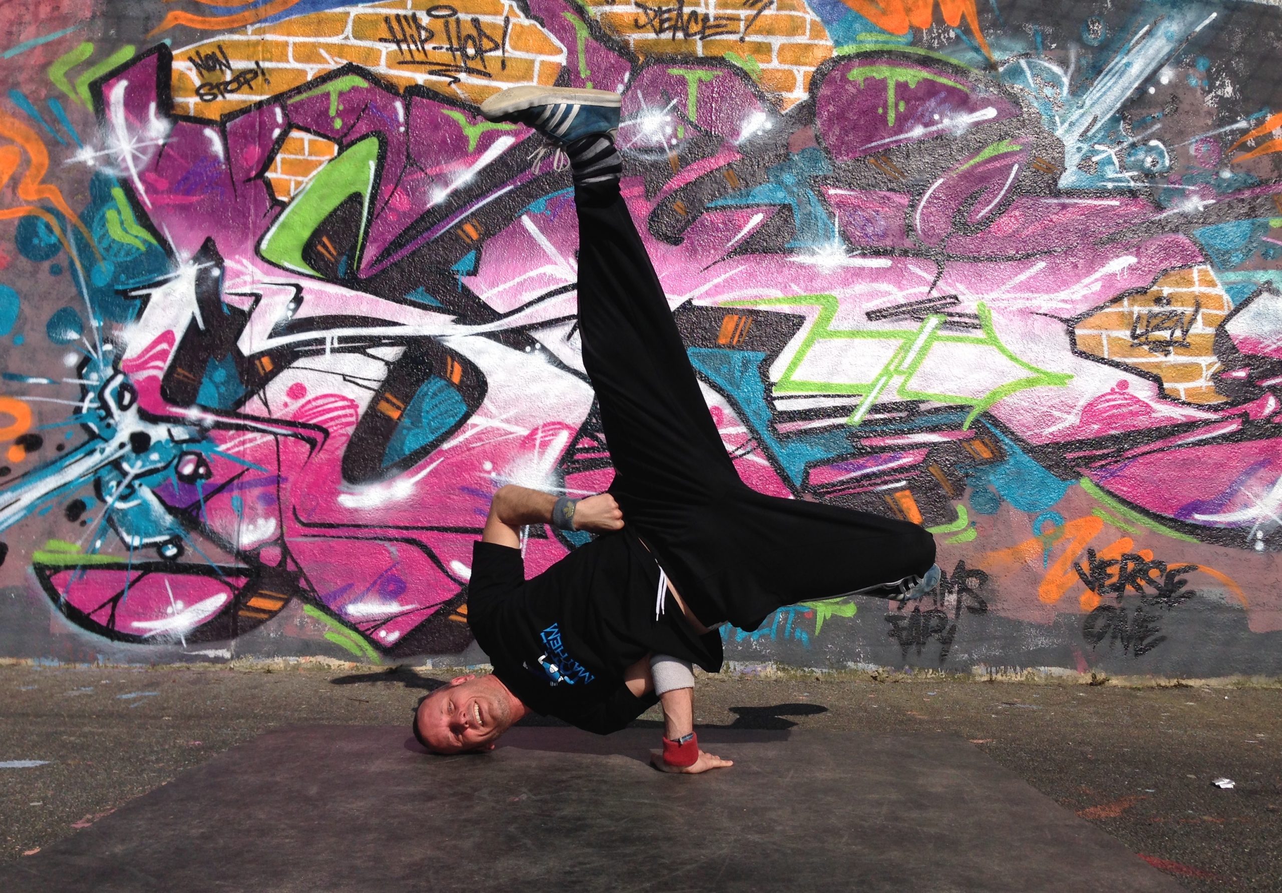 Bboy_Slo_Moshun_-_Baby_Chair_freeze.jpg