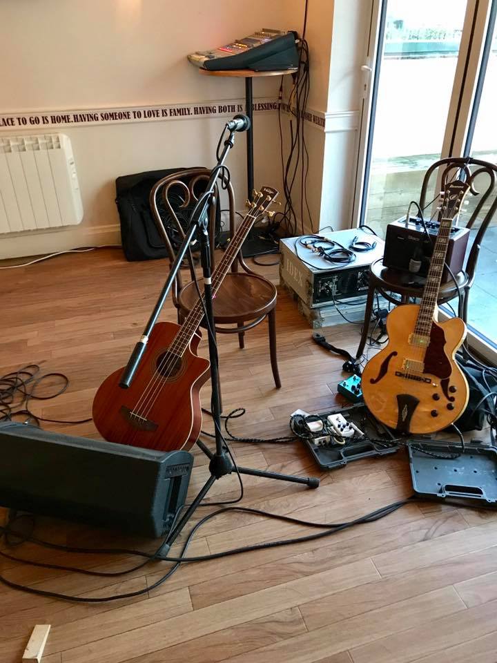 Prince's Bar live music