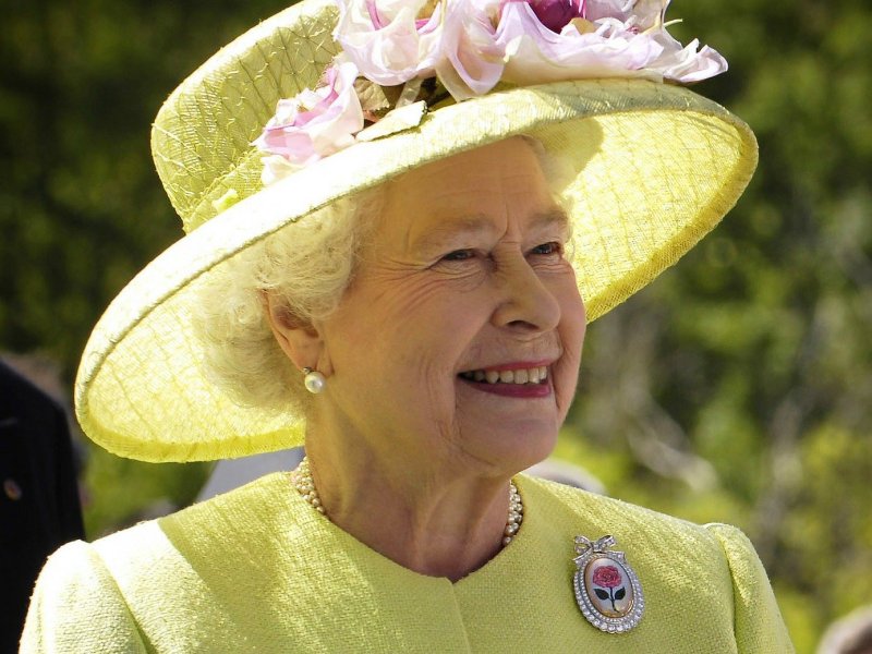 queen-63006_1920.jpg